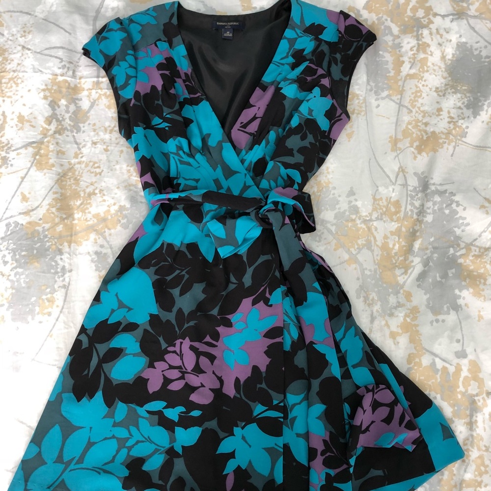 Short wrap dress